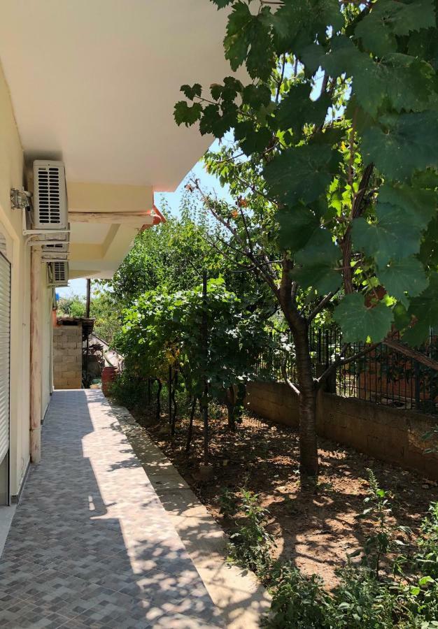 Hotel Villa Ago Përmet Екстериор снимка